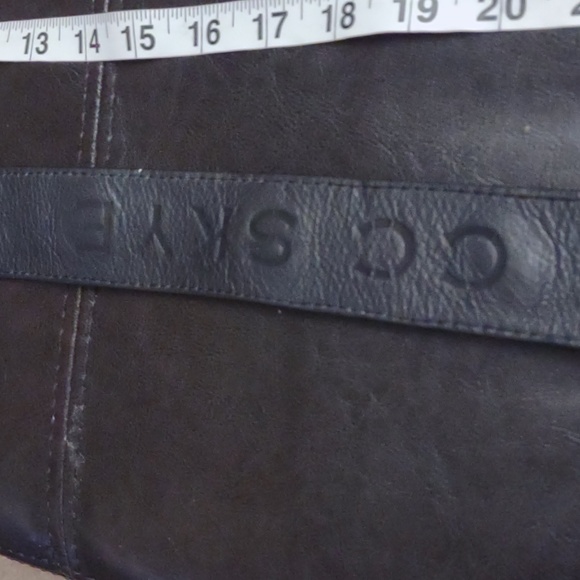 Vintage C C Skye black leather belt with gold circle design - Picture 4 of 6